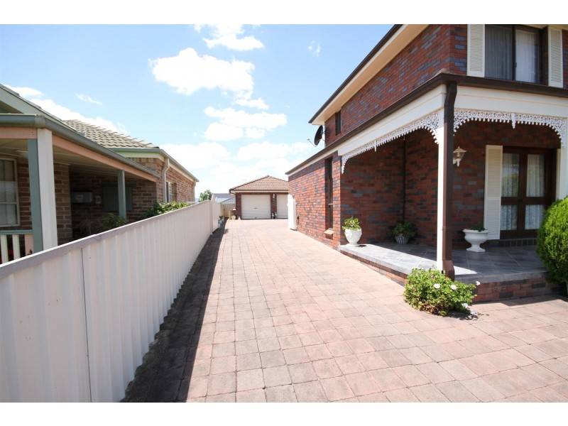 16 Merriman Drive, Yass NSW 2582