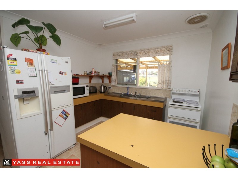 6 Grand Junction Road, Yass NSW 2582