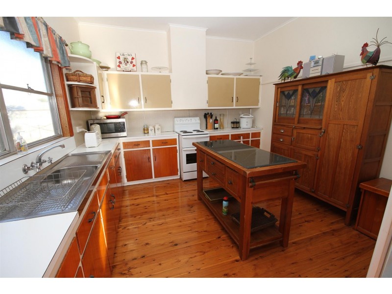 10 Amaroo Place, Yass NSW 2582