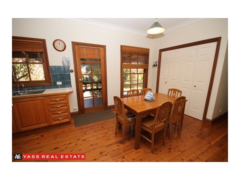 14 Irvine Drive, Yass NSW 2582