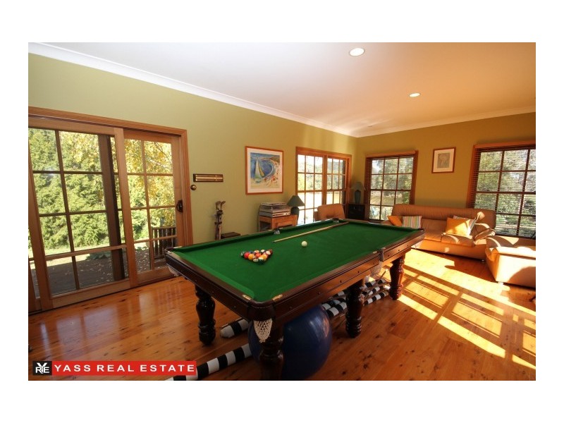 14 Irvine Drive, Yass NSW 2582