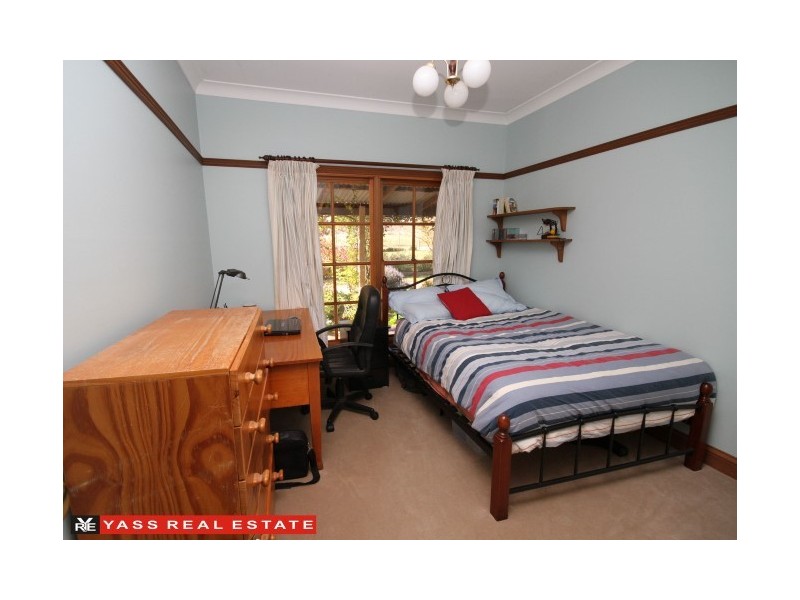 14 Irvine Drive, Yass NSW 2582