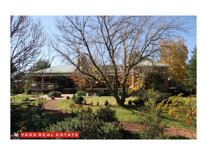 14 Irvine Drive, Yass NSW 2582