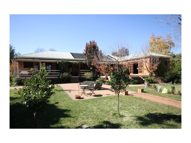 14 Irvine Drive, Yass NSW 2582