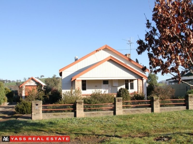 60 Laidlaw Street, Yass NSW 2582