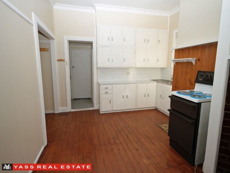 60 Laidlaw Street, Yass NSW 2582