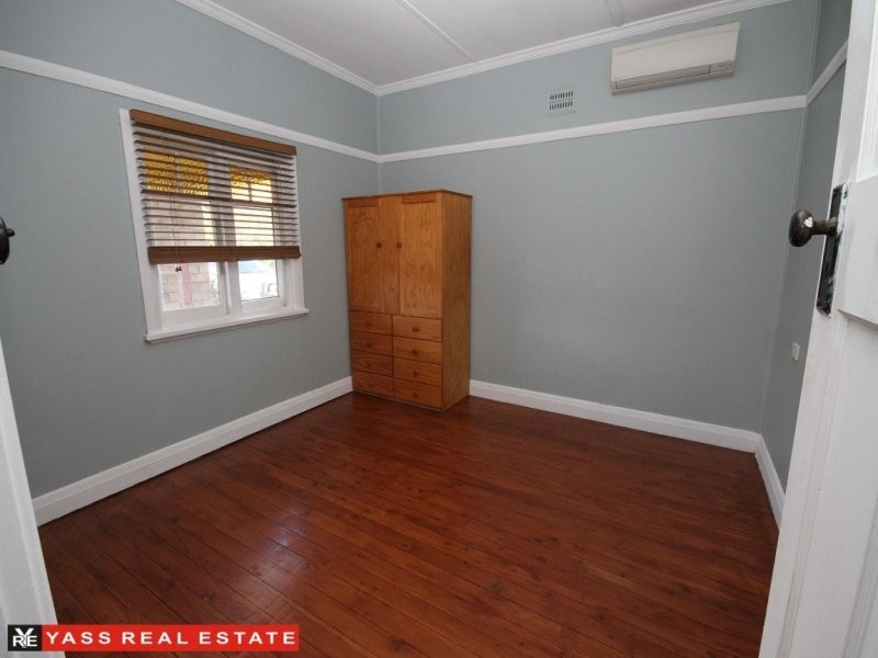 60 Laidlaw Street, Yass NSW 2582