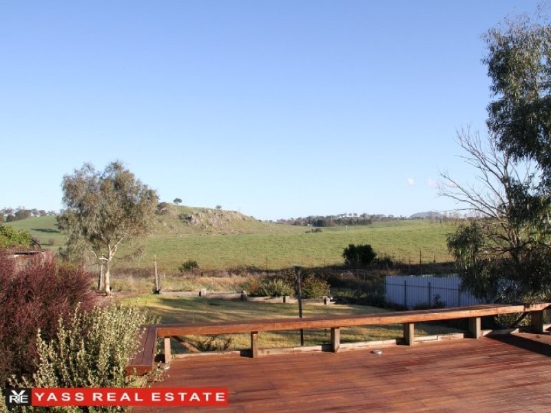 60 Laidlaw Street, Yass NSW 2582
