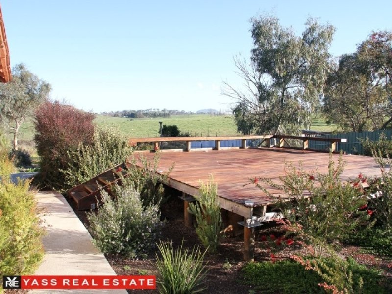 60 Laidlaw Street, Yass NSW 2582