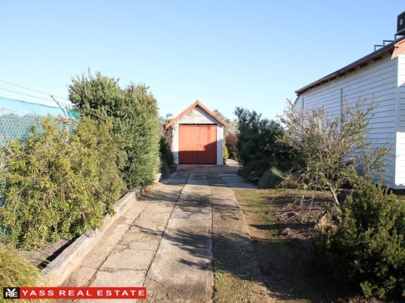 60 Laidlaw Street, Yass NSW 2582