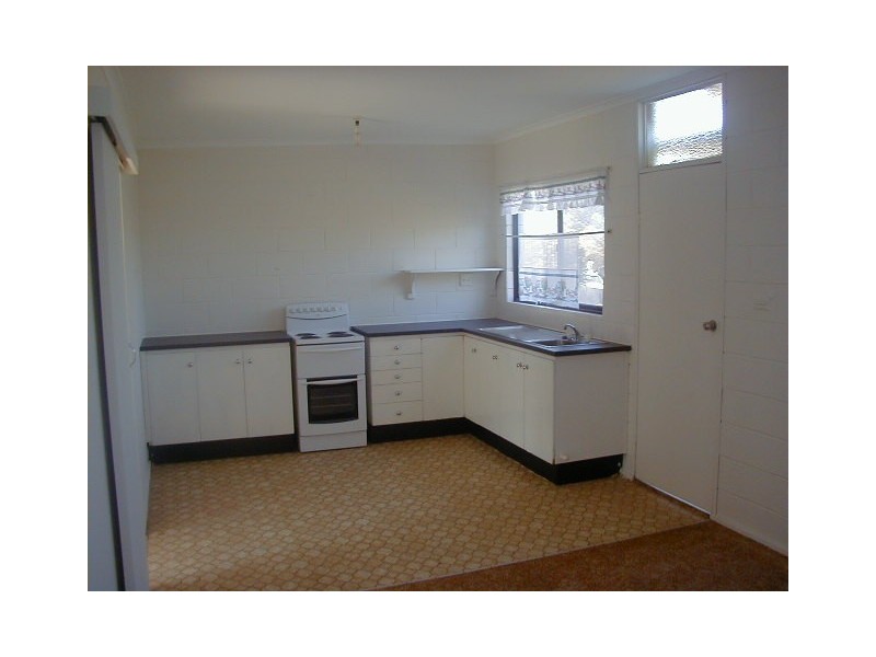 2/13 Hope Street, Yass NSW 2582
