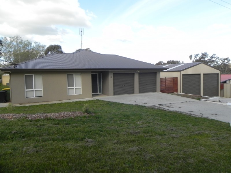 19 Montem Street, Bowning NSW 2582