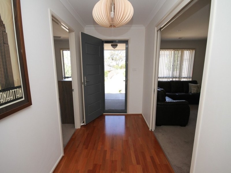 3 Mckenna Avenue, Yass NSW 2582