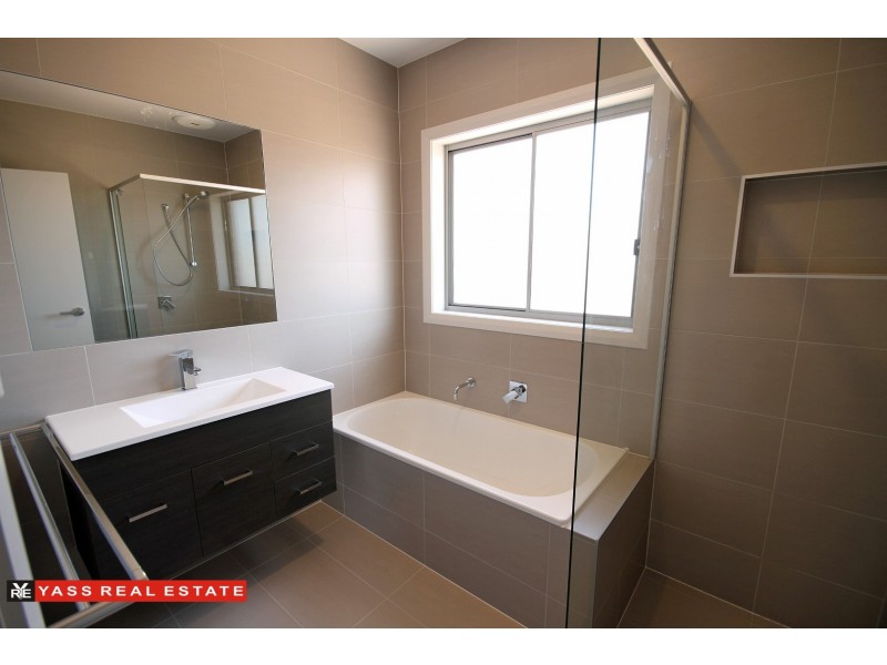 20 Colls Close, Yass NSW 2582