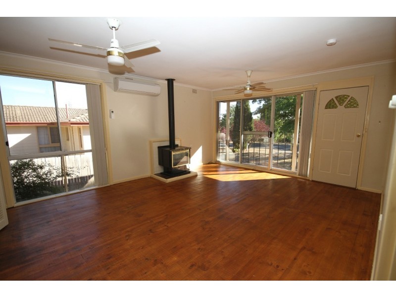 7 Therry Street, Yass NSW 2582