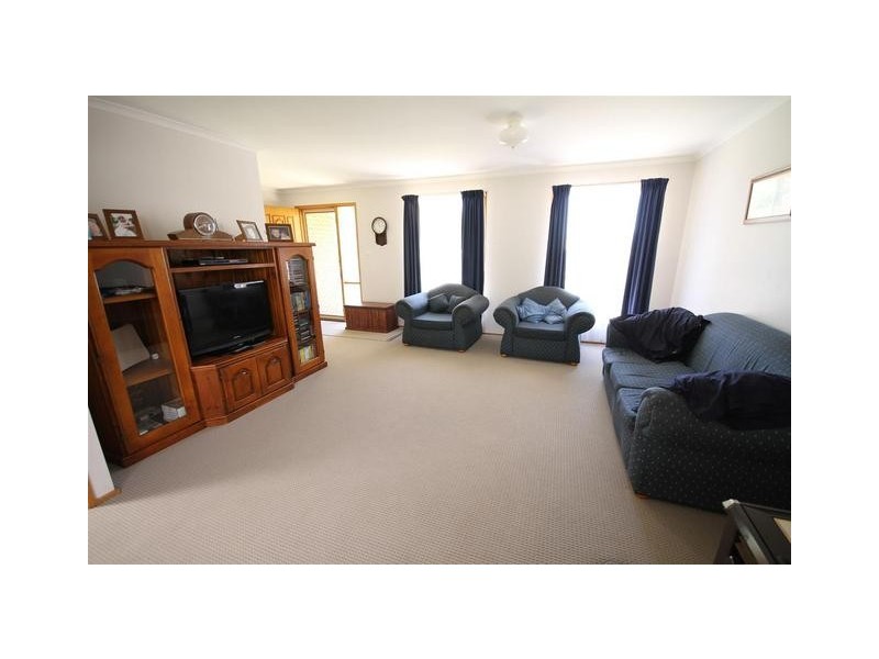 6 Petit Street, Yass NSW 2582