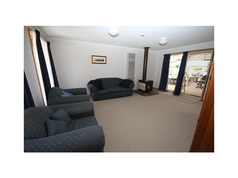 6 Petit Street, Yass NSW 2582