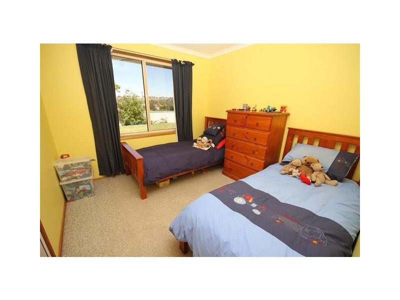 6 Petit Street, Yass NSW 2582