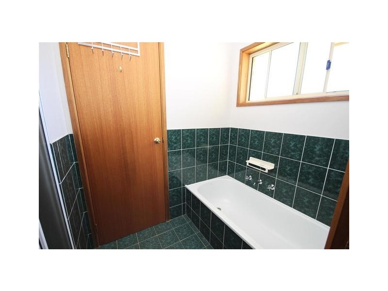 6 Petit Street, Yass NSW 2582