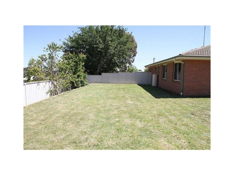6 Petit Street, Yass NSW 2582