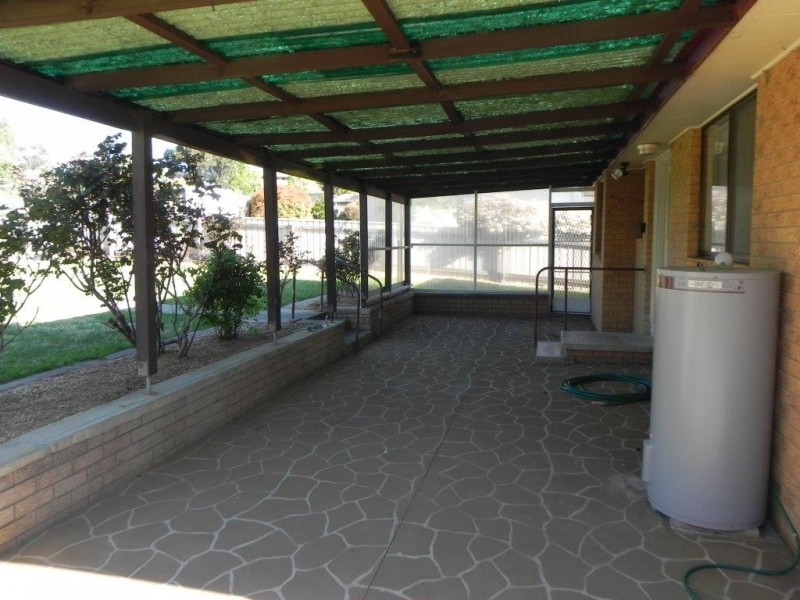34 Merriman Drive, Yass NSW 2582