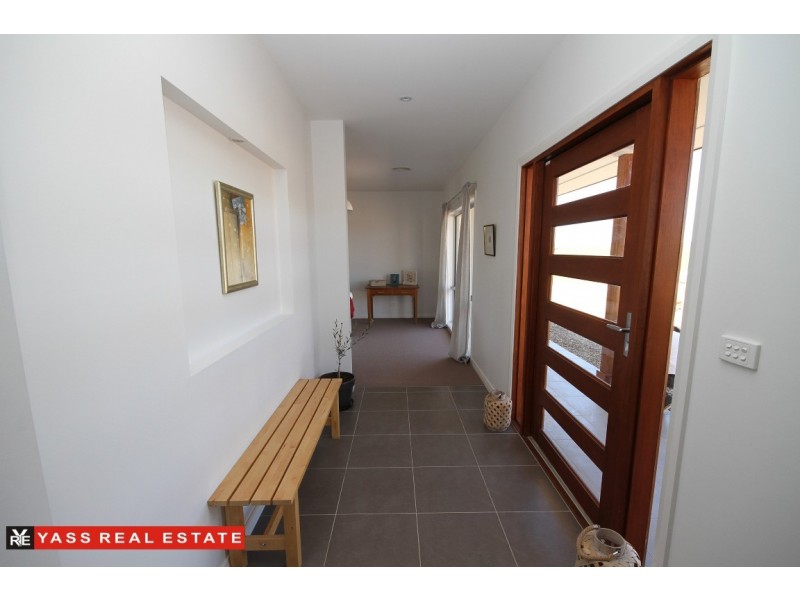 68 Kirkton Road, Yass NSW 2582