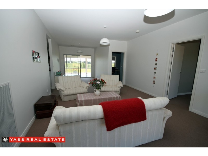 68 Kirkton Road, Yass NSW 2582