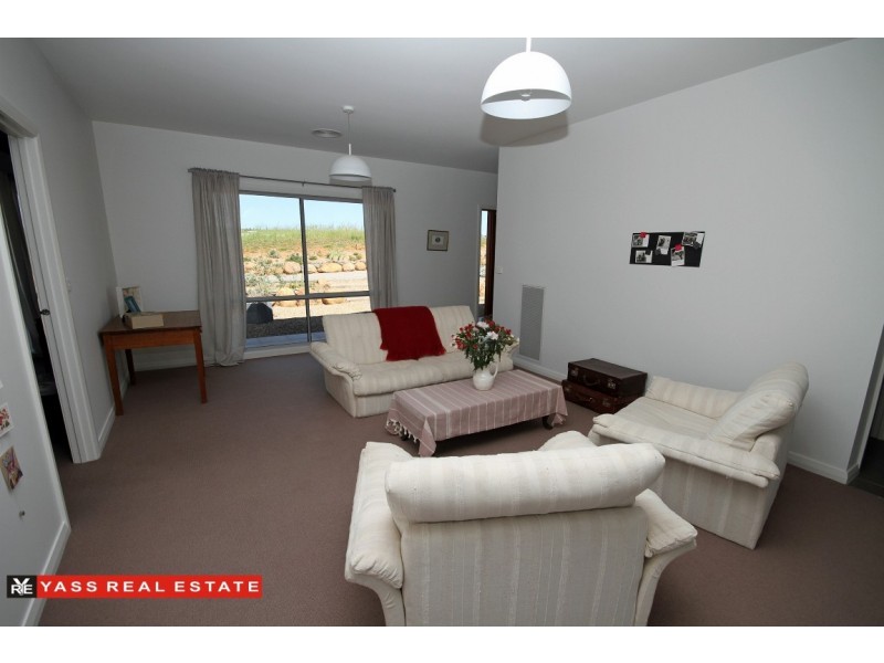 68 Kirkton Road, Yass NSW 2582