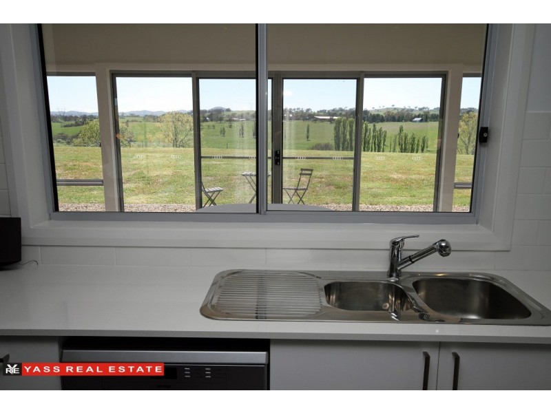 68 Kirkton Road, Yass NSW 2582