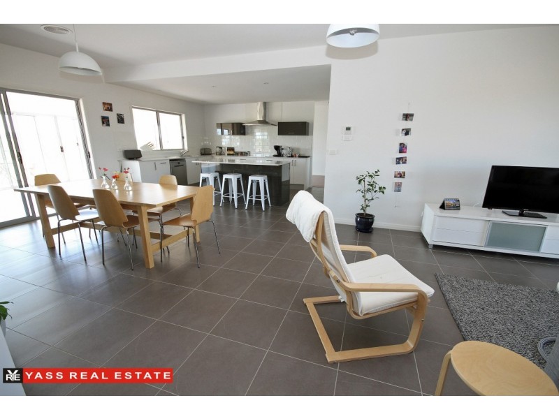 68 Kirkton Road, Yass NSW 2582