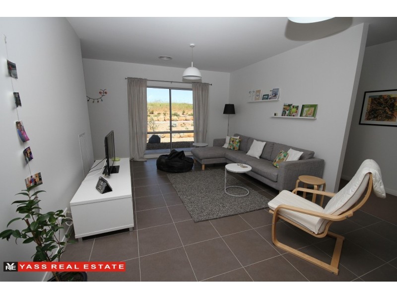 68 Kirkton Road, Yass NSW 2582