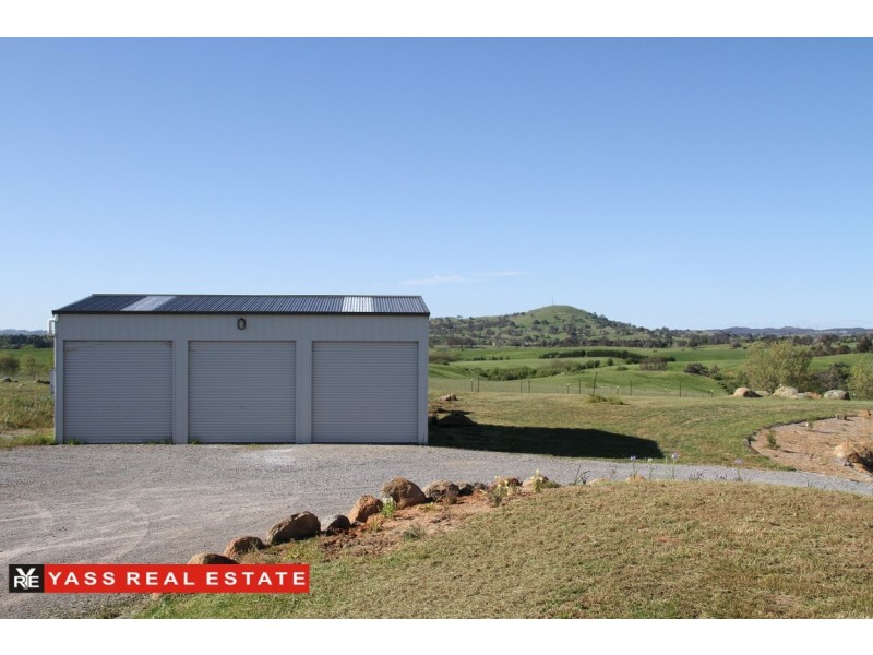 68 Kirkton Road, Yass NSW 2582