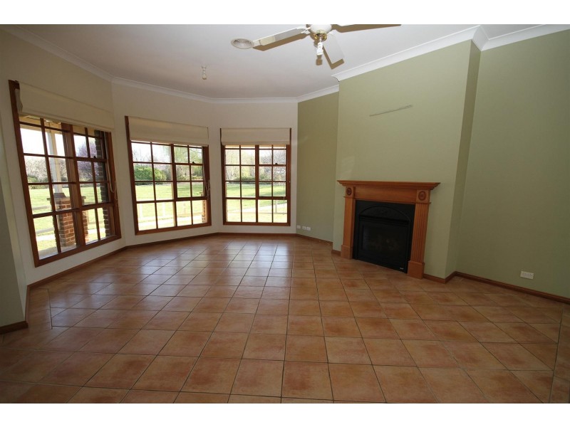 10 Suffolk Avenue, Murrumbateman NSW 2582