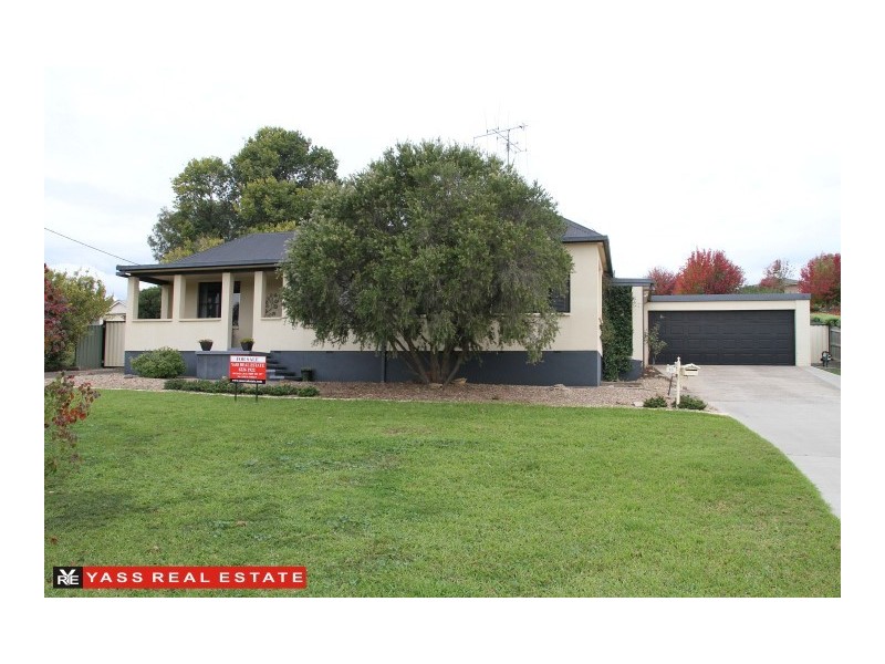 11 Victoria Street, Yass NSW 2582