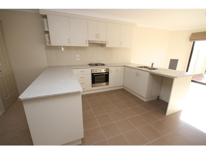 26/11 Julian Place, Yass NSW 2582
