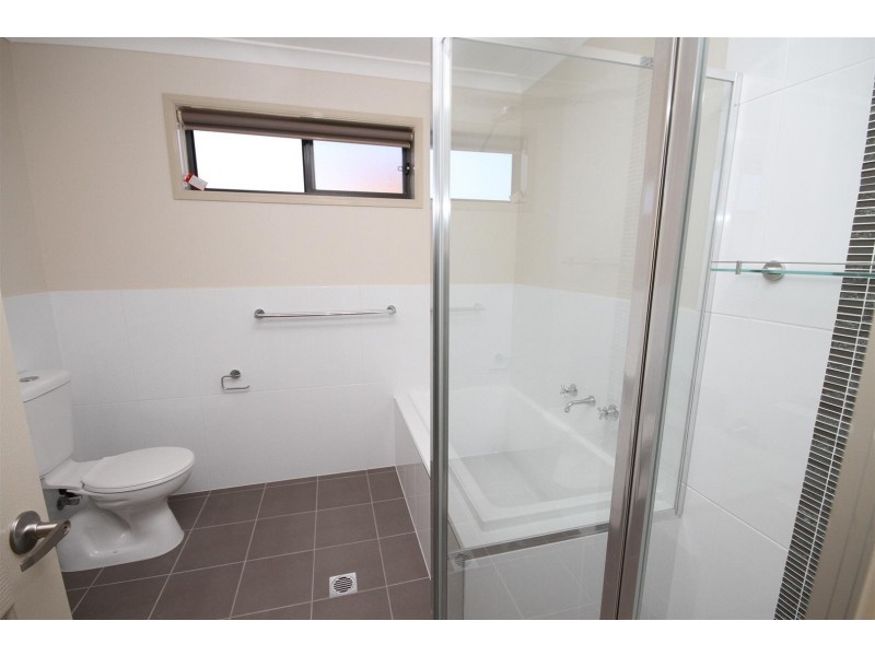 26/11 Julian Place, Yass NSW 2582