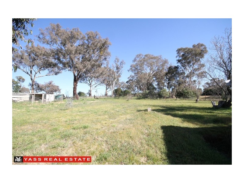 8 Bogolong Street, Bowning NSW 2582