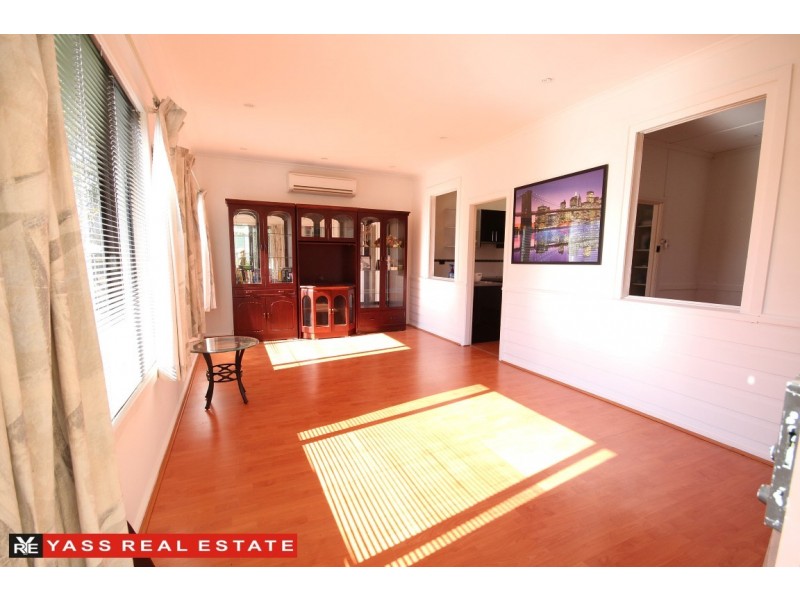 8 Bogolong Street, Bowning NSW 2582