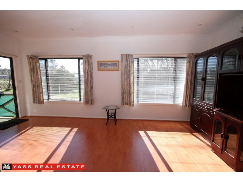 8 Bogolong Street, Bowning NSW 2582