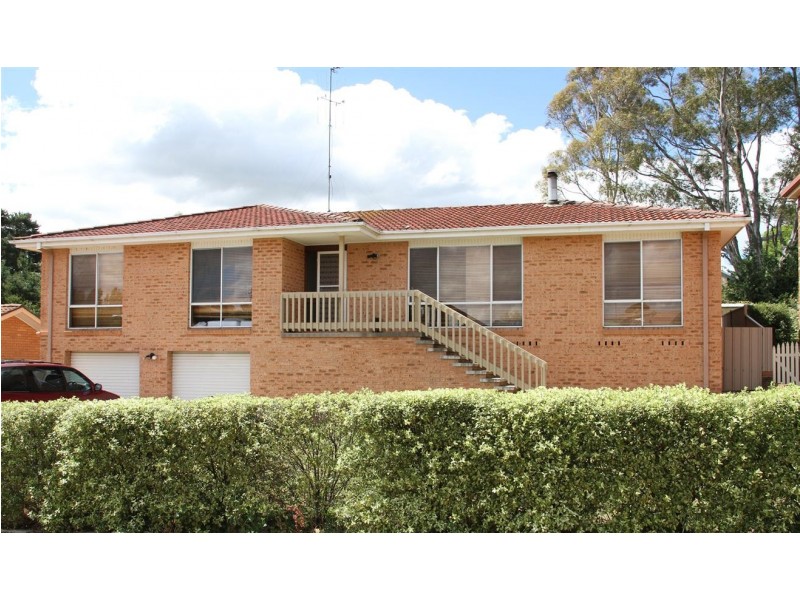 8 Walker Place, Yass NSW 2582
