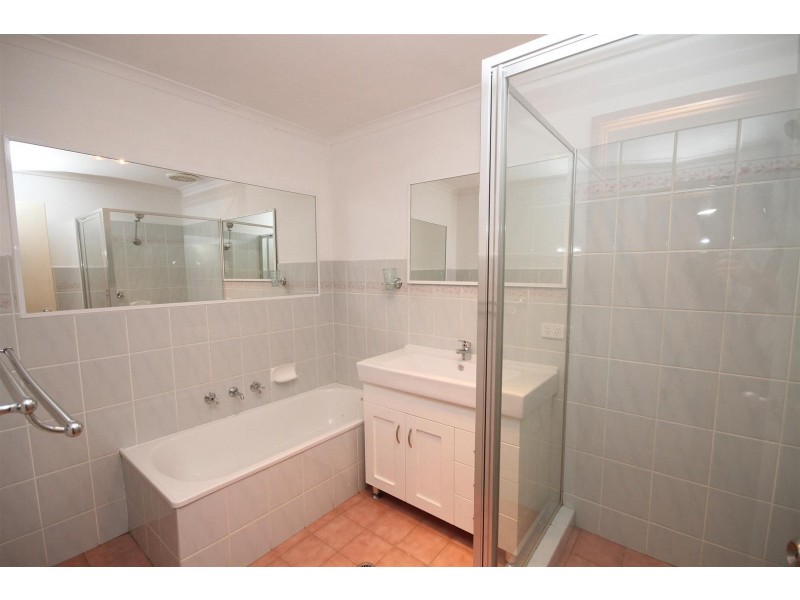 8 Walker Place, Yass NSW 2582