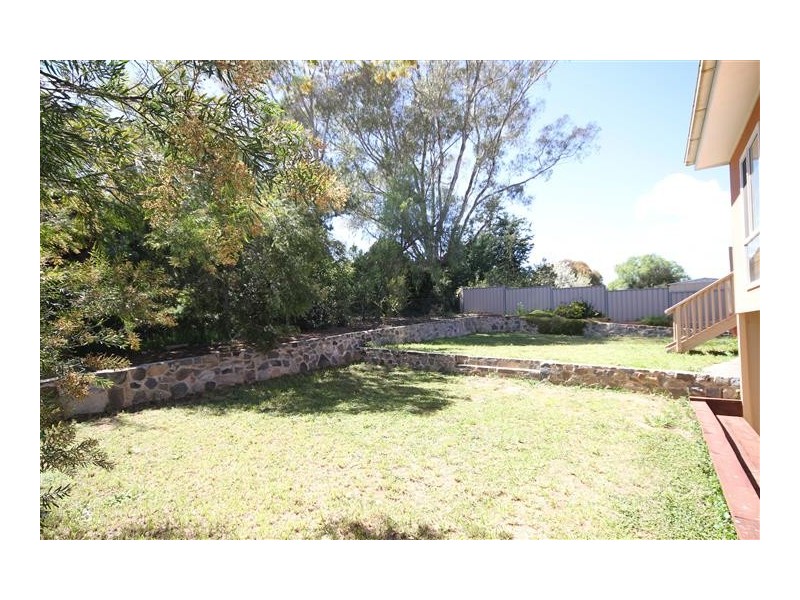 8 Walker Place, Yass NSW 2582