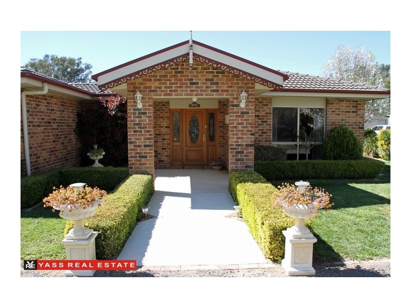 3 Eucalypt Drive, Yass NSW 2582