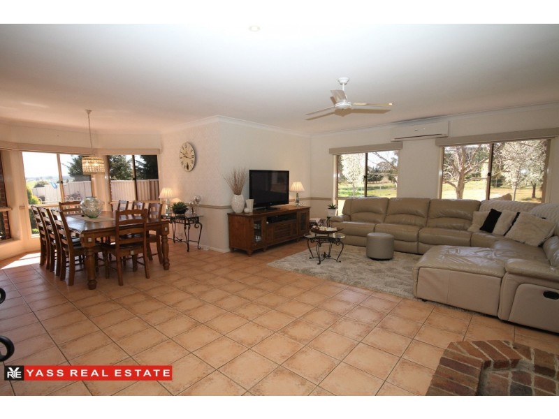 3 Eucalypt Drive, Yass NSW 2582