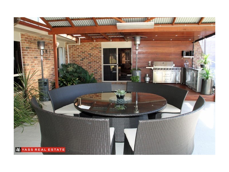 3 Eucalypt Drive, Yass NSW 2582