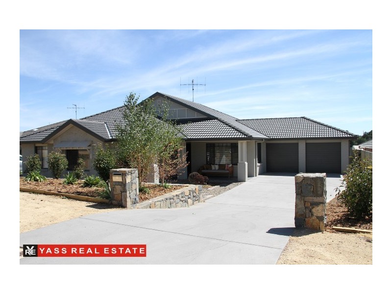 5 Wilson Place, Yass NSW 2582