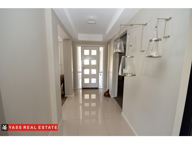 5 Wilson Place, Yass NSW 2582