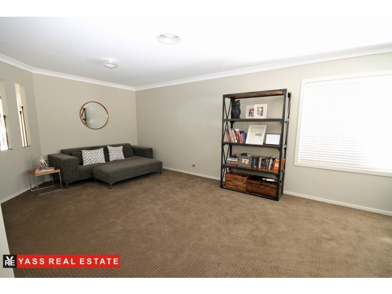 5 Wilson Place, Yass NSW 2582