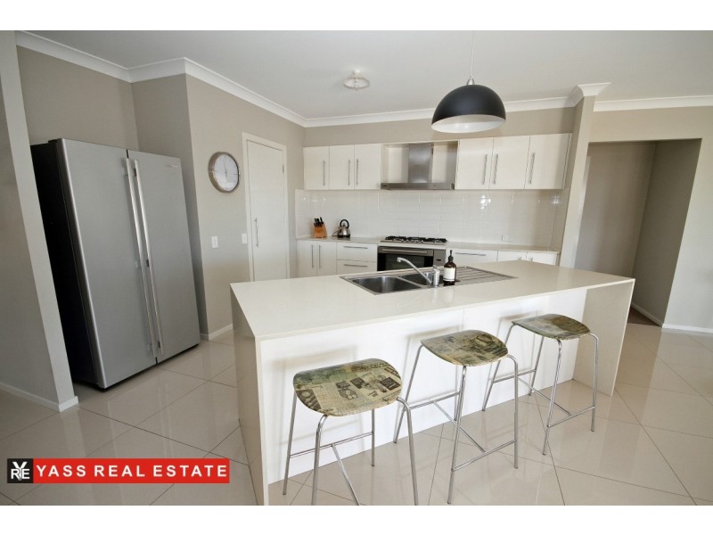 5 Wilson Place, Yass NSW 2582