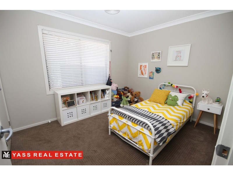 5 Wilson Place, Yass NSW 2582